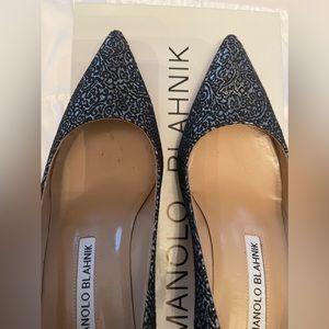 Manolo Blahnik Black and silver patterned pumps. Size 7.5.